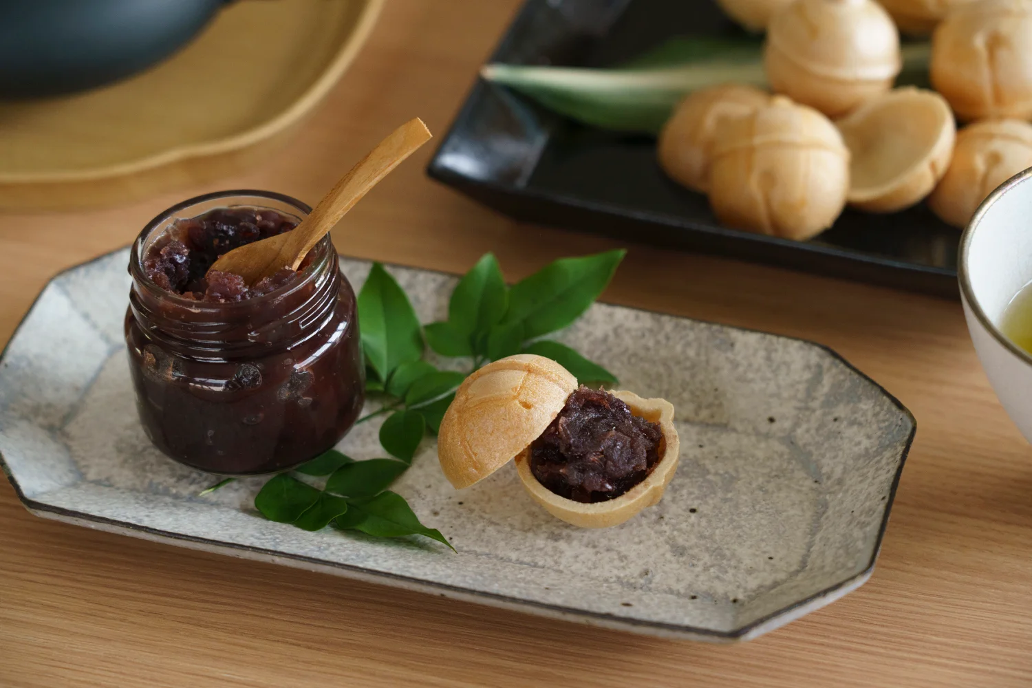 最中の皮と、瓶入りあんこが別々になった商品 鈴香鈴合わせ